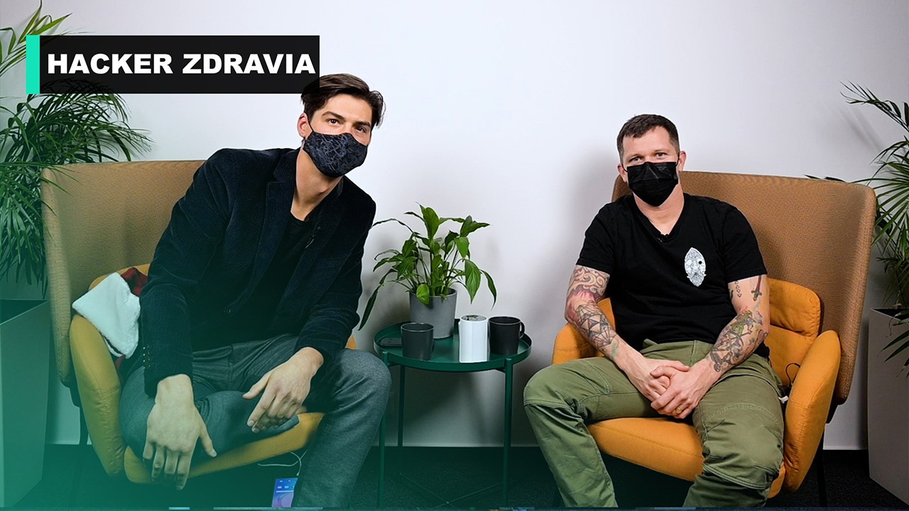 Pávek Hacker Thumb no text