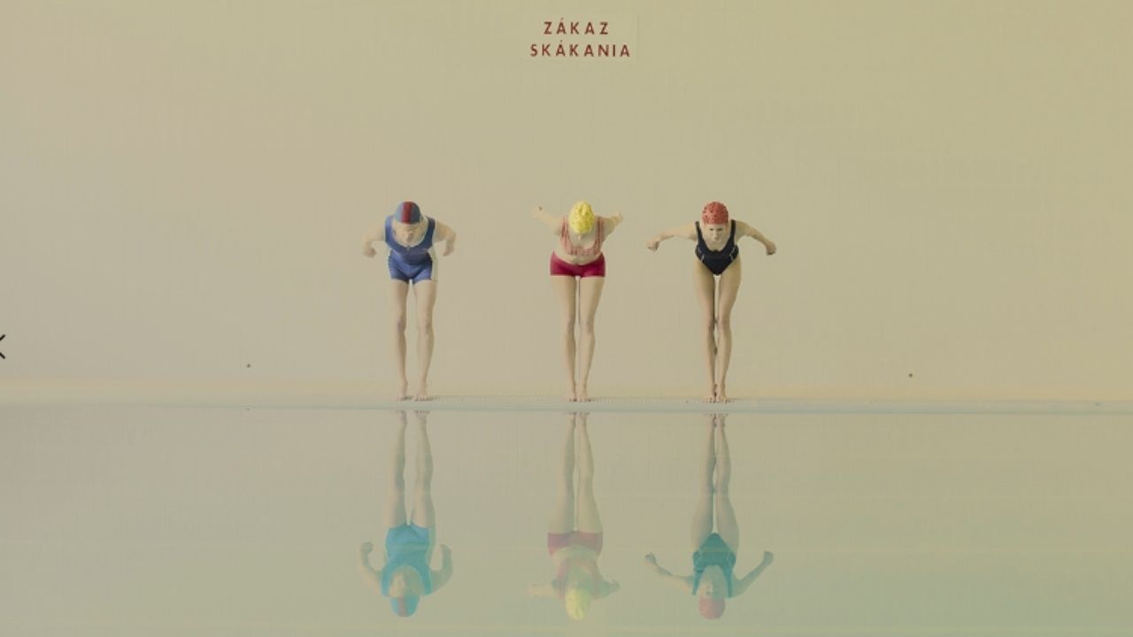 Mária Švarbová, Swimming pool