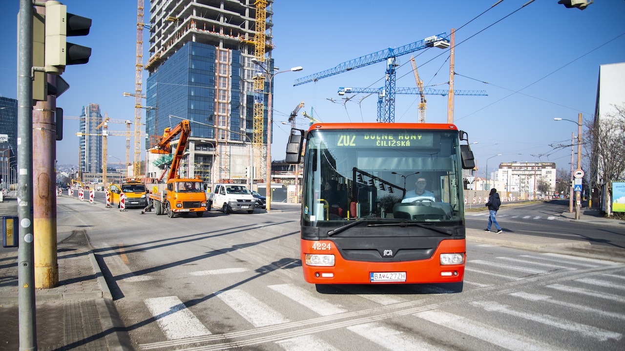 191702krizovatka_nivy_kosicka_svatoplukova_8594283