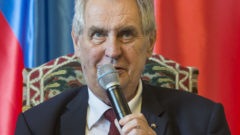 Zemana previezli naspäť