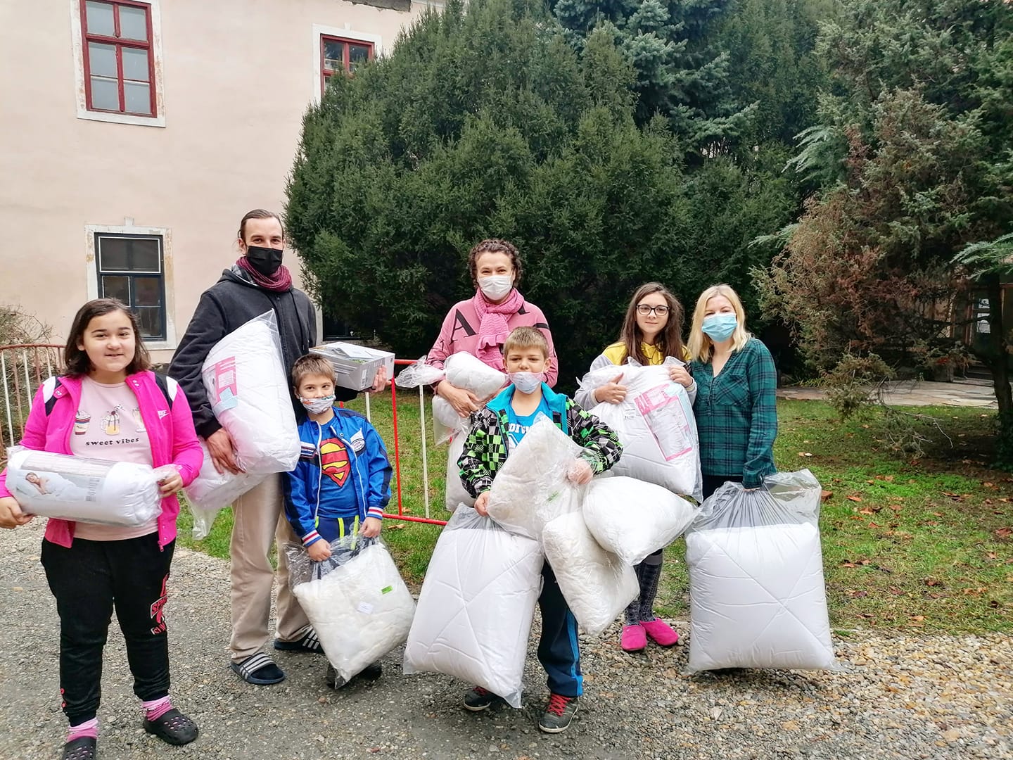 Charitný domov v Nitre dostal na Mikuláša posteľné prádlo – kópia