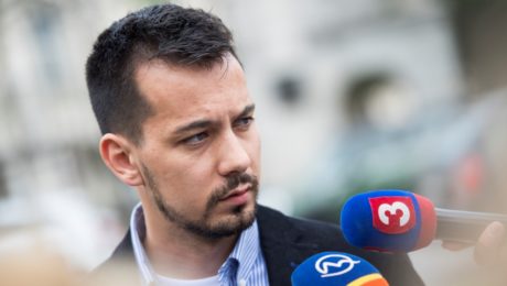 V minulosti nastavoval