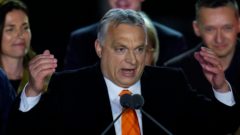 Orbána podporoval Soros.