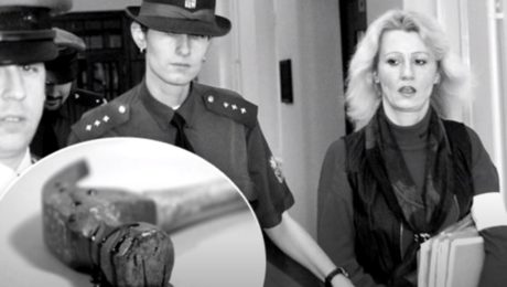 Muža udierala kladivom,