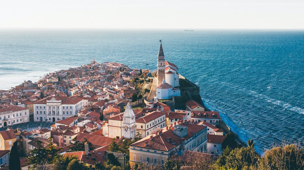 mikita-karasiou-ev8o2gcdJK0-unsplash