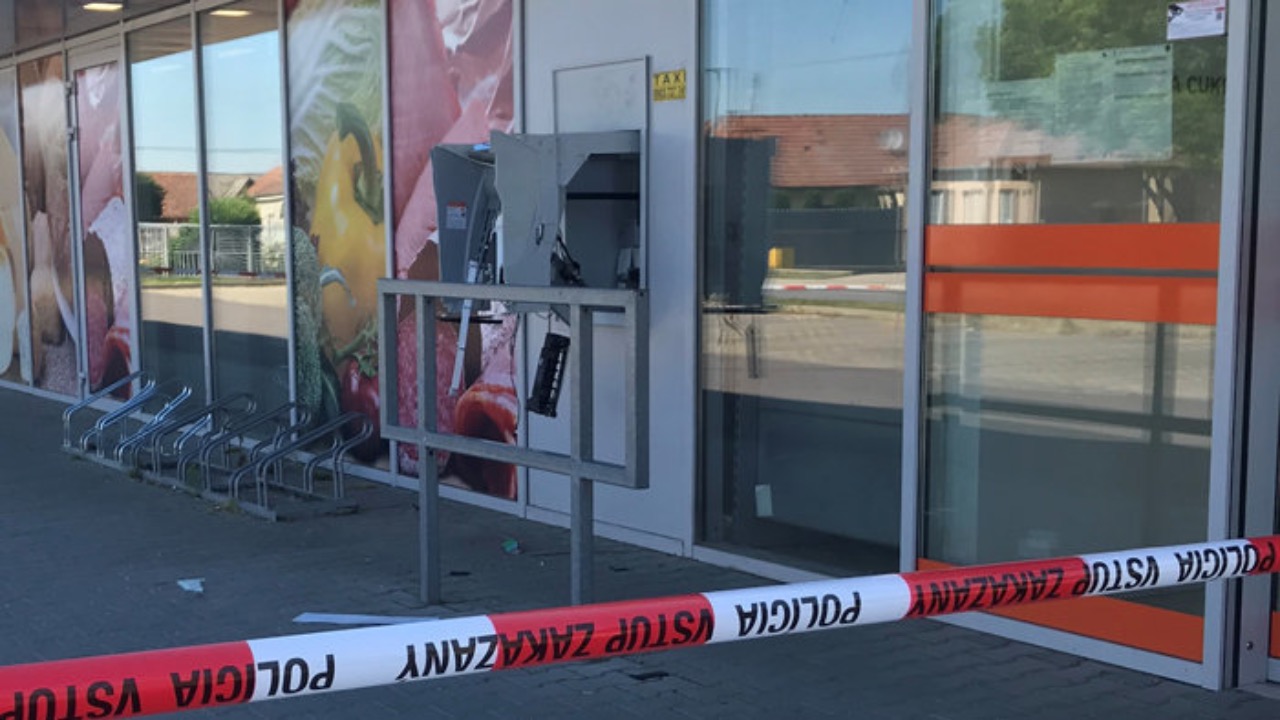 Šoporňa Slovensko bankomat krádež