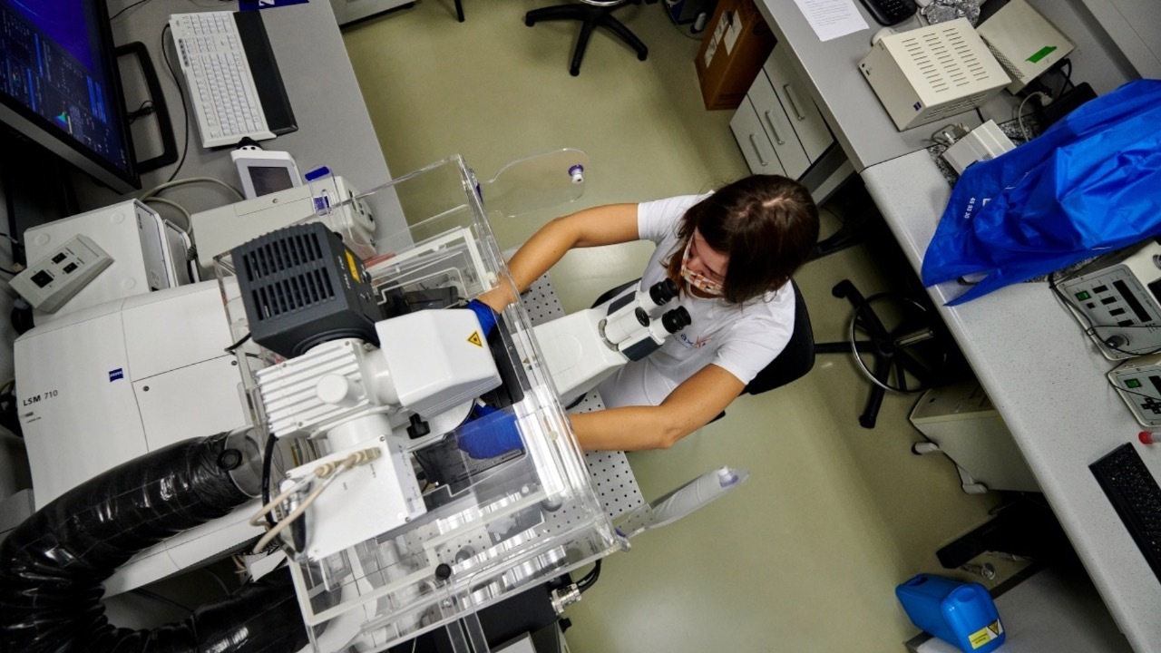 AXON koronavírus veda Slovensko COVID-19 vakcína