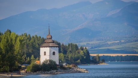 Kostol Panny Márie na brehu Liptovskej Mary