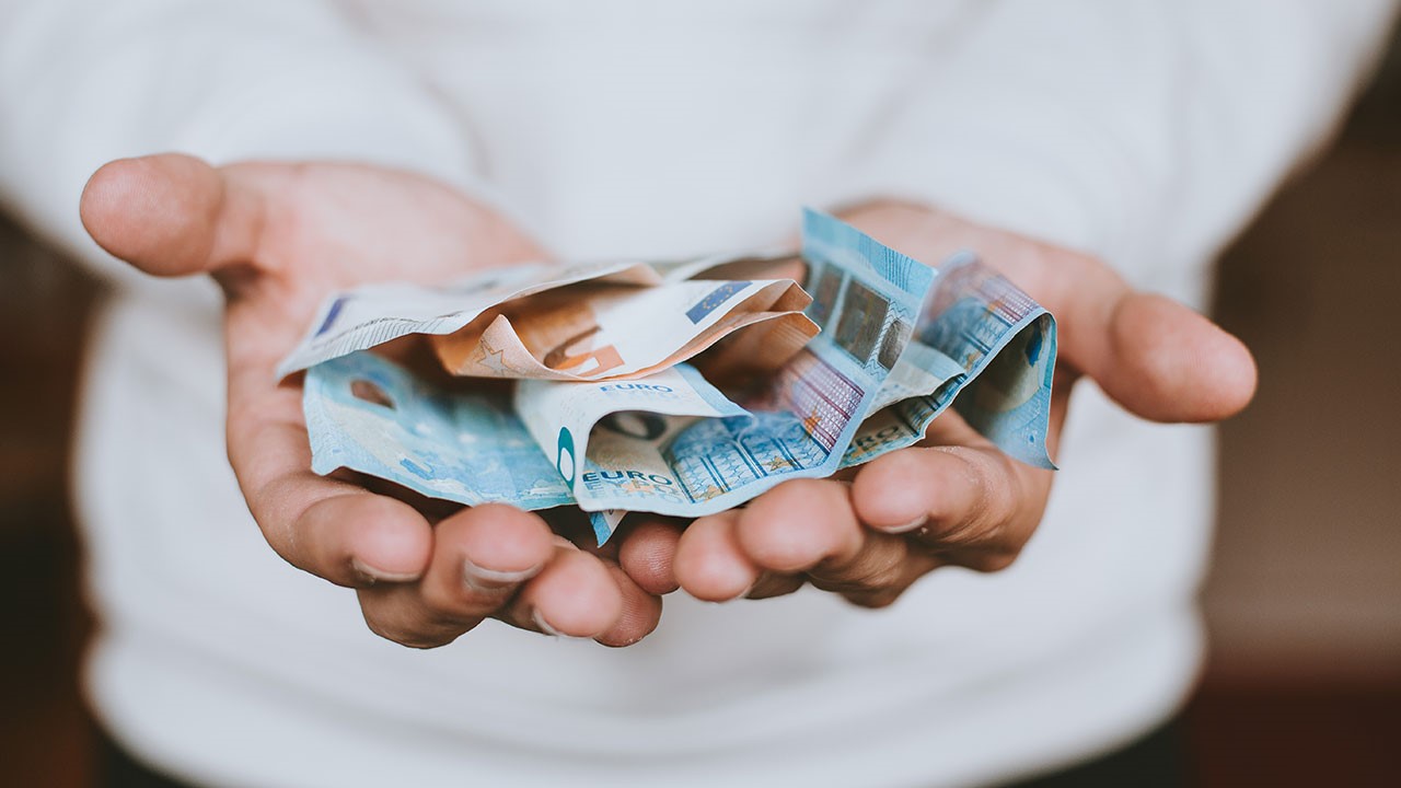 ilustracne foto – cash_1280x720