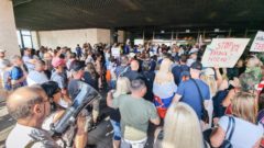 Polícia pri zásahu