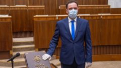 Neúnavného predkladača protipotratových