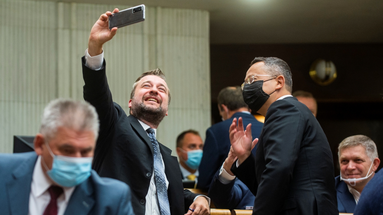 2021083038_nrsr__10806746