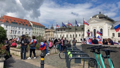 Akttuálna situácia na Hodžovom námestí