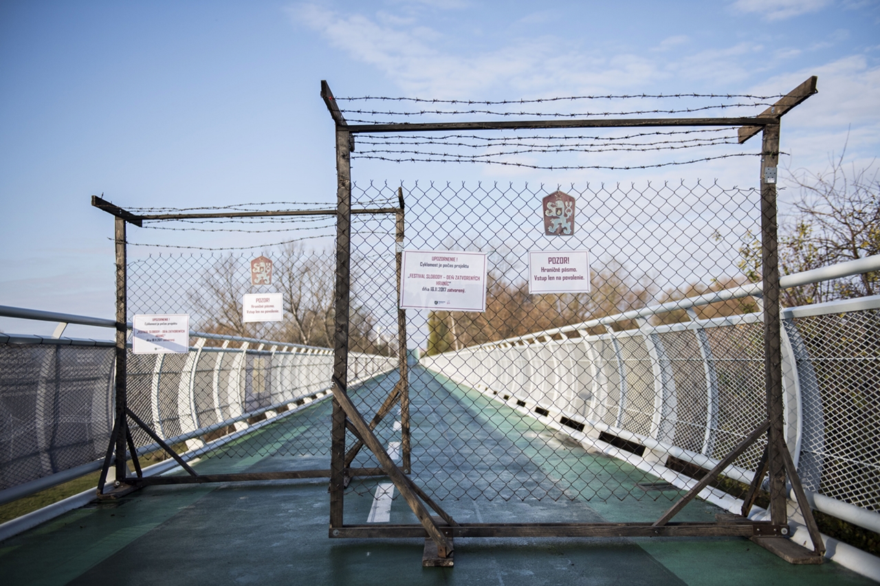 elezná opona hranice