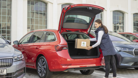 Alza začína balíky