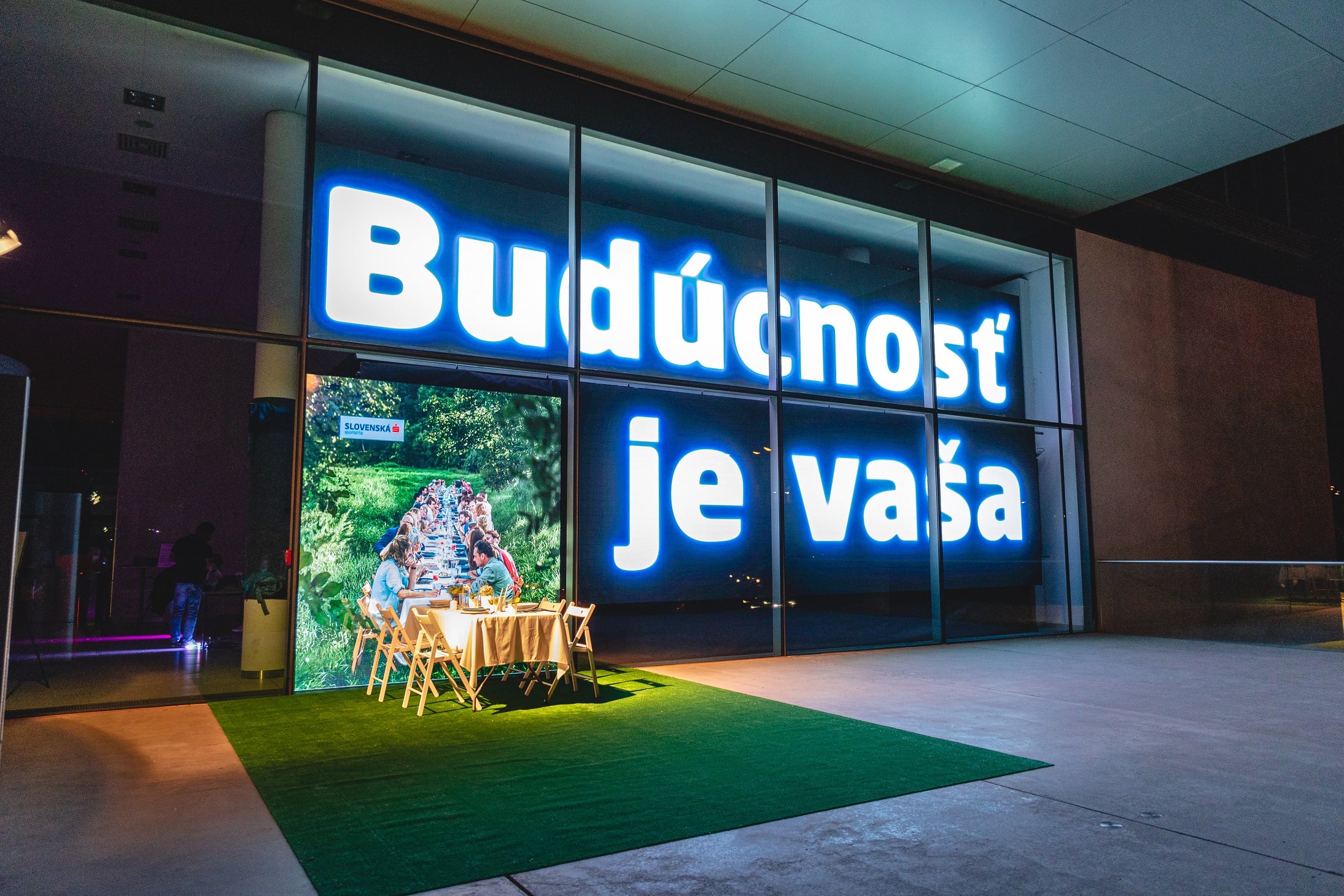 na snimke je slovenska sporitelna