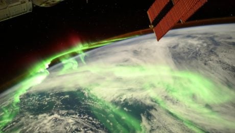 vesmír svet polárna žiara astronauti