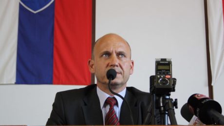 Polícii šéfoval za