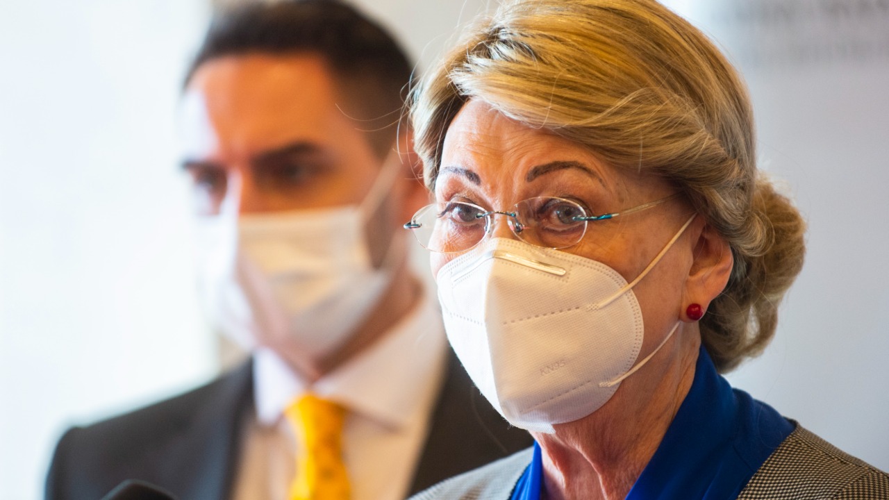 Na snímke poslanci hnutia OĽaNO sprava Anna Záborská a Juraj Gyimesi počas tlačovej konferencie