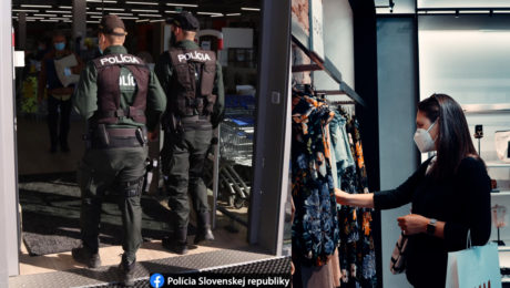 Slovákov bude polícia