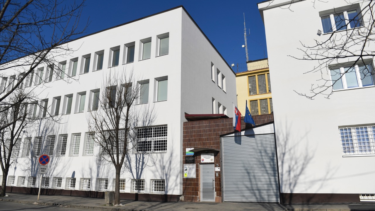 Medzi najväčšie problémy slovenského väzenského systému patrí vysoký počet odsúdených