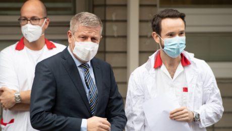 Prestávame vládať, nevieme