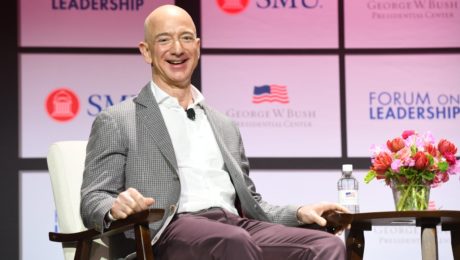 Bezosova megajachta nedokázala