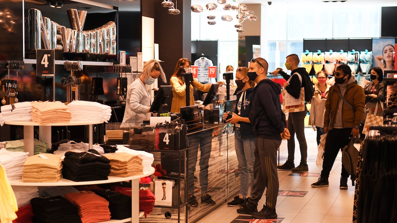 obchod prevádzky oblečenie fast fashion