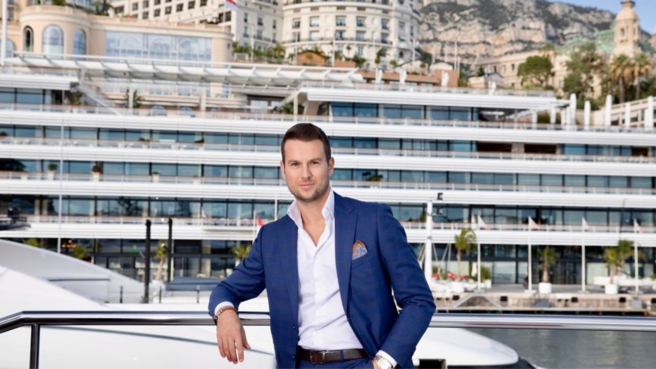 Monaco Yacht Club na palube 50m jachty Joy Me