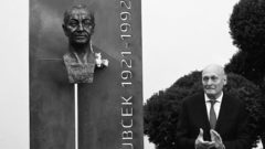 Zomrel známy lekár