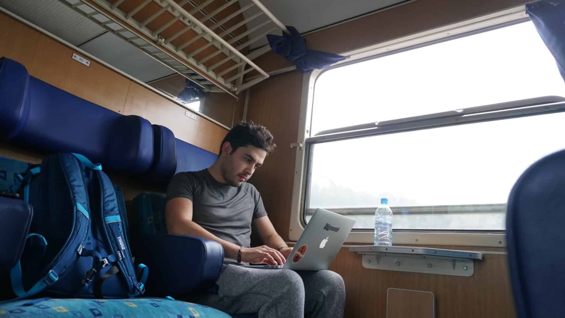 muž, vlak, slovensko, cestovanie