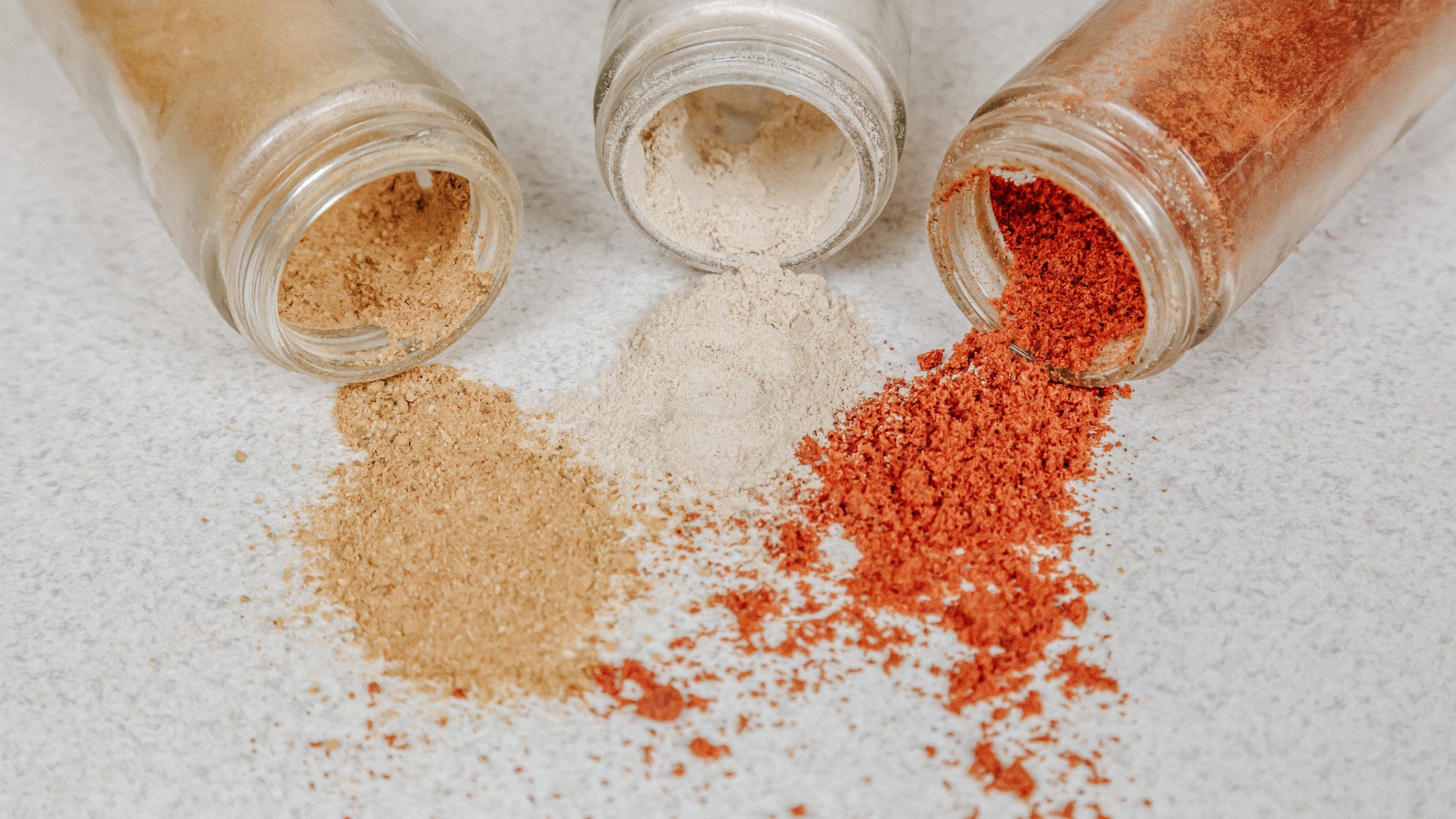 Unsplash – Pri varení chutných pokrmov sa používa množstvo korenín a zmesí už od nepamäti.