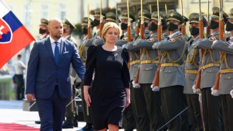 Slovensko chce mier, preto posiela vojenský materiál na Ukrajinu, píše Vladimír Mičuda (KOMENTÁR)