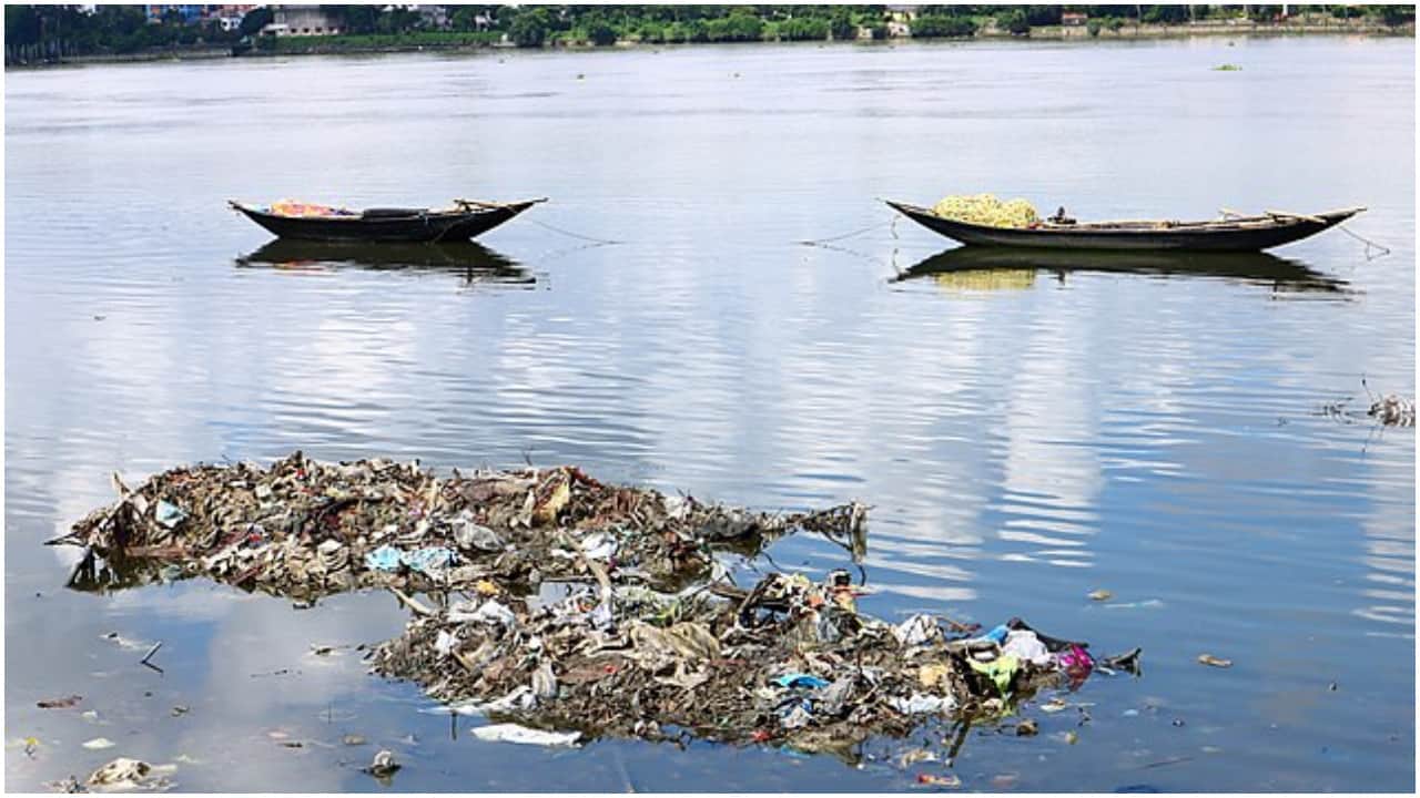 znecistenie jazero odpad