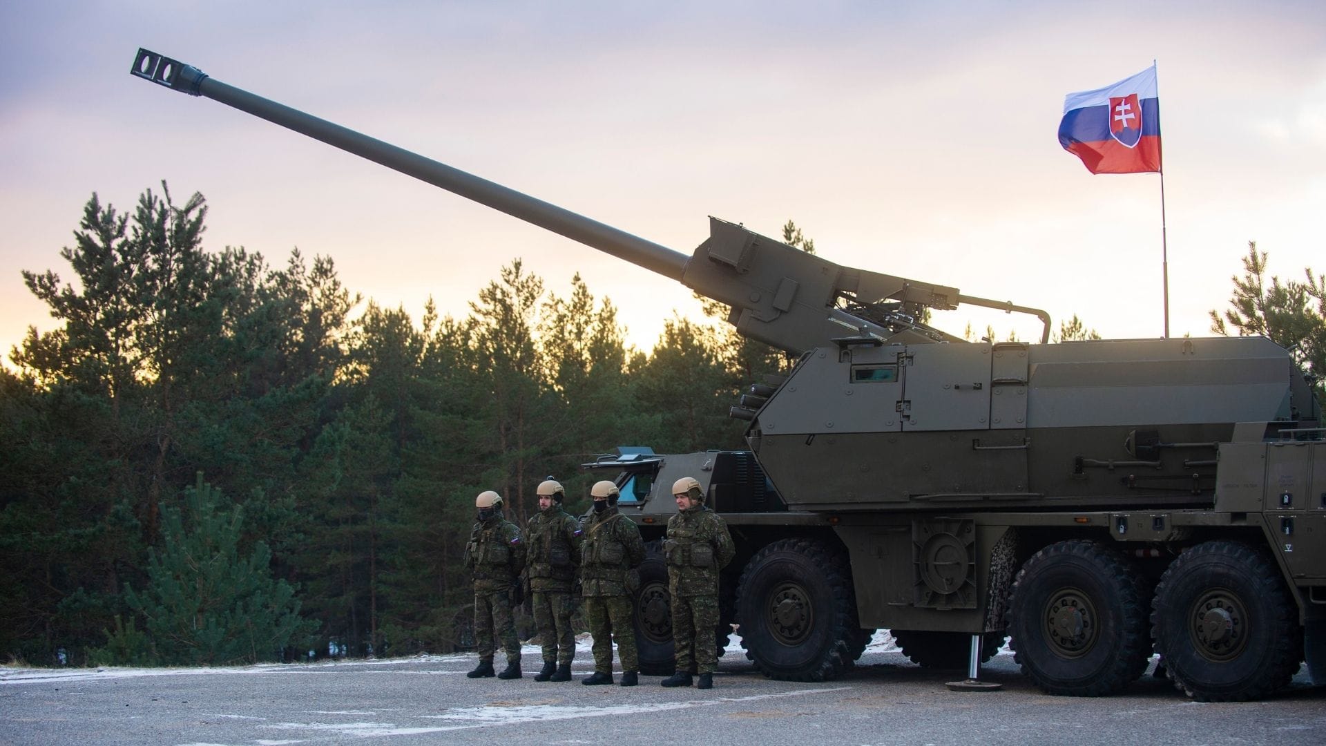 Slovenskí vojaci NATO