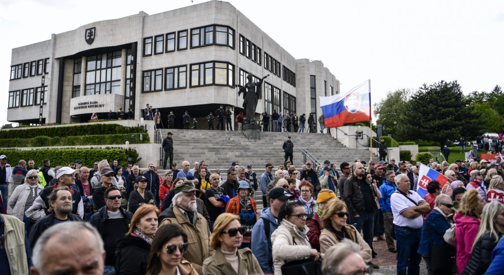 protest fico parlament