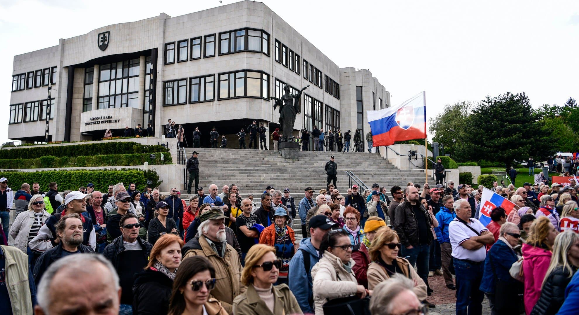 protest fico parlament