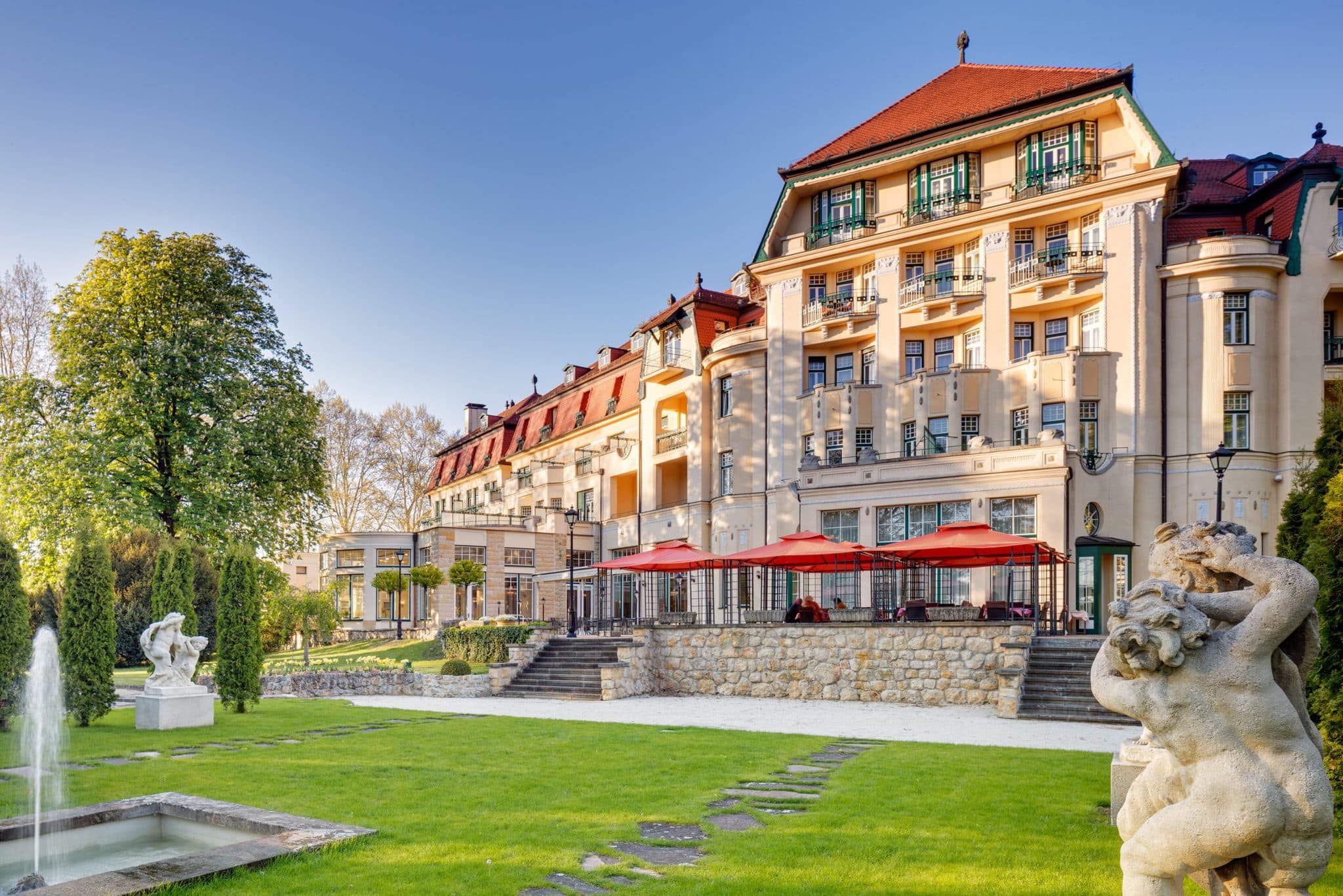 JPREROVSKY_DANUBIUS_THERMIA PALACE_16A6496-min