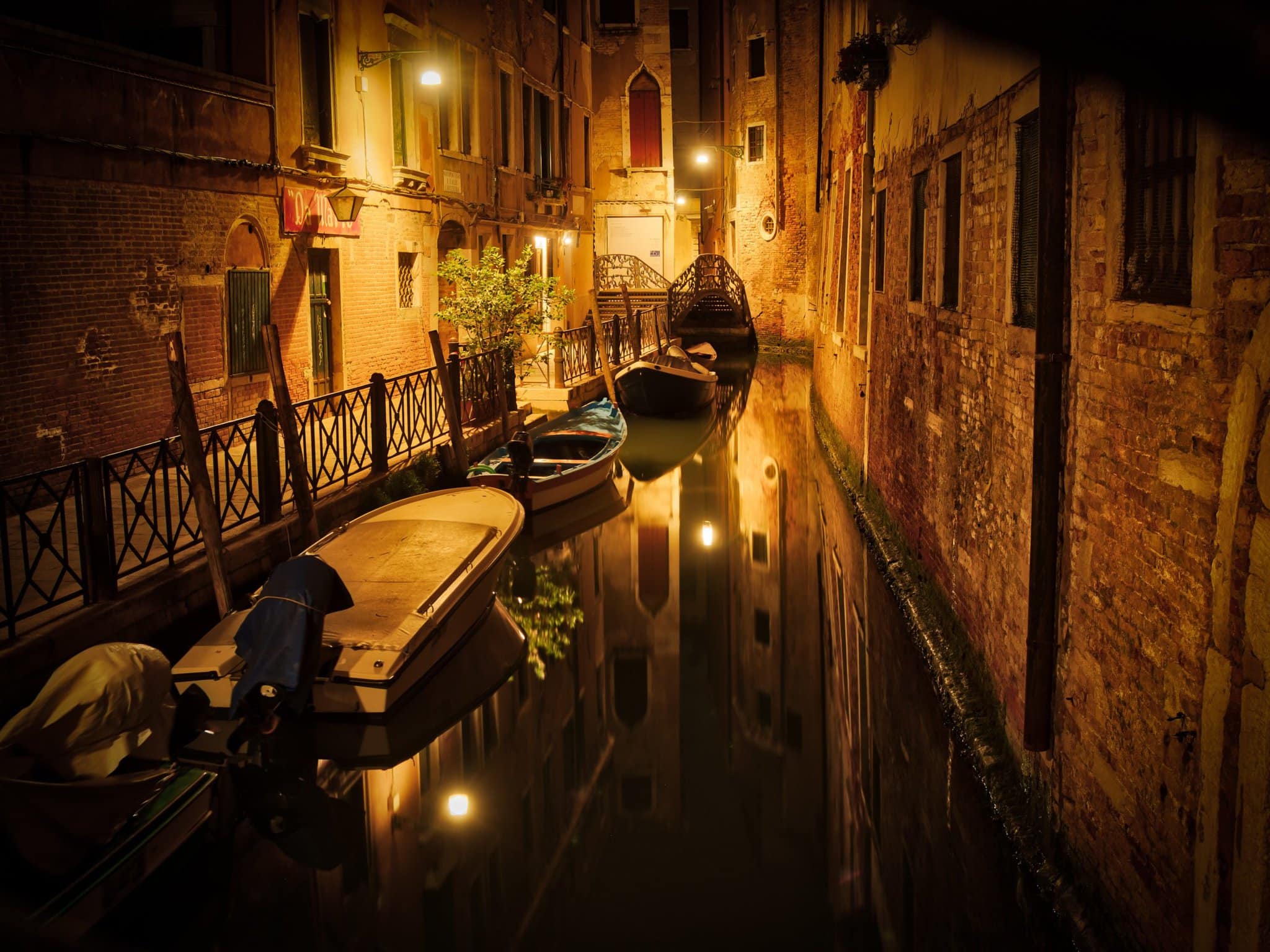Benátky v noci