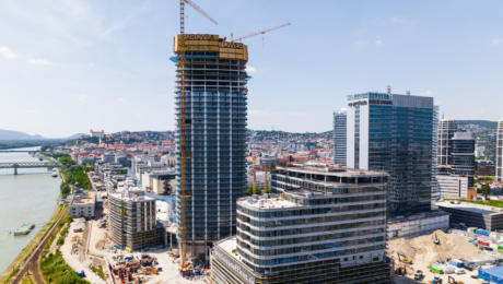 Je to oficiálne: Máme novú najvyššiu budovu Slovenska. Mieri si po titul prvého mrakodrapu u nás