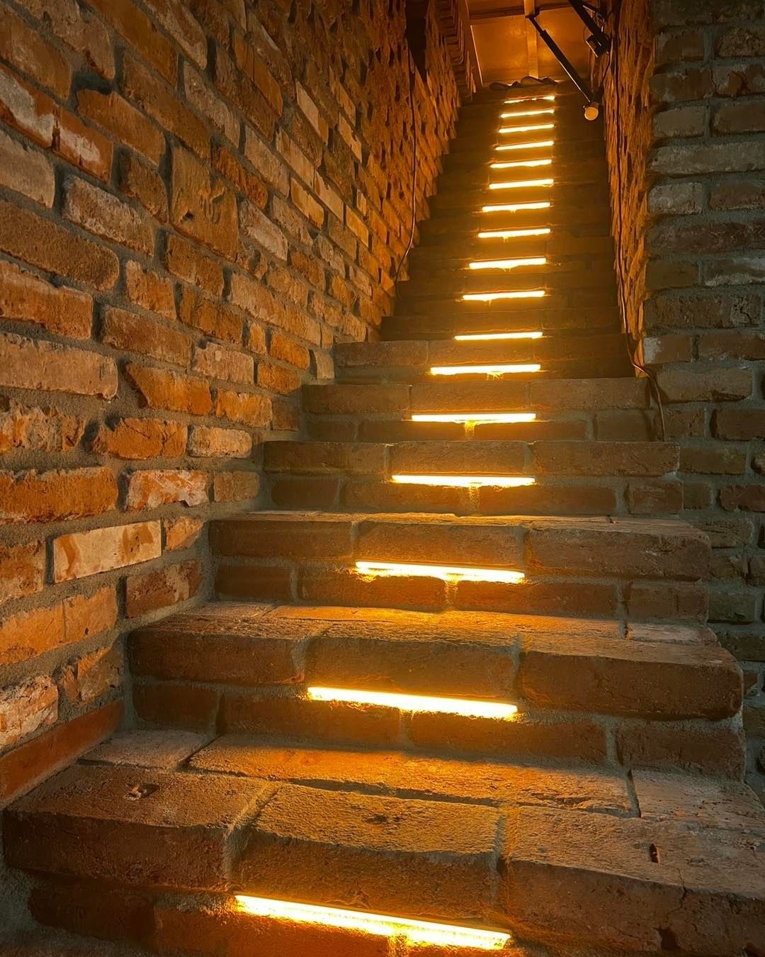 schody z Tehlíčkova