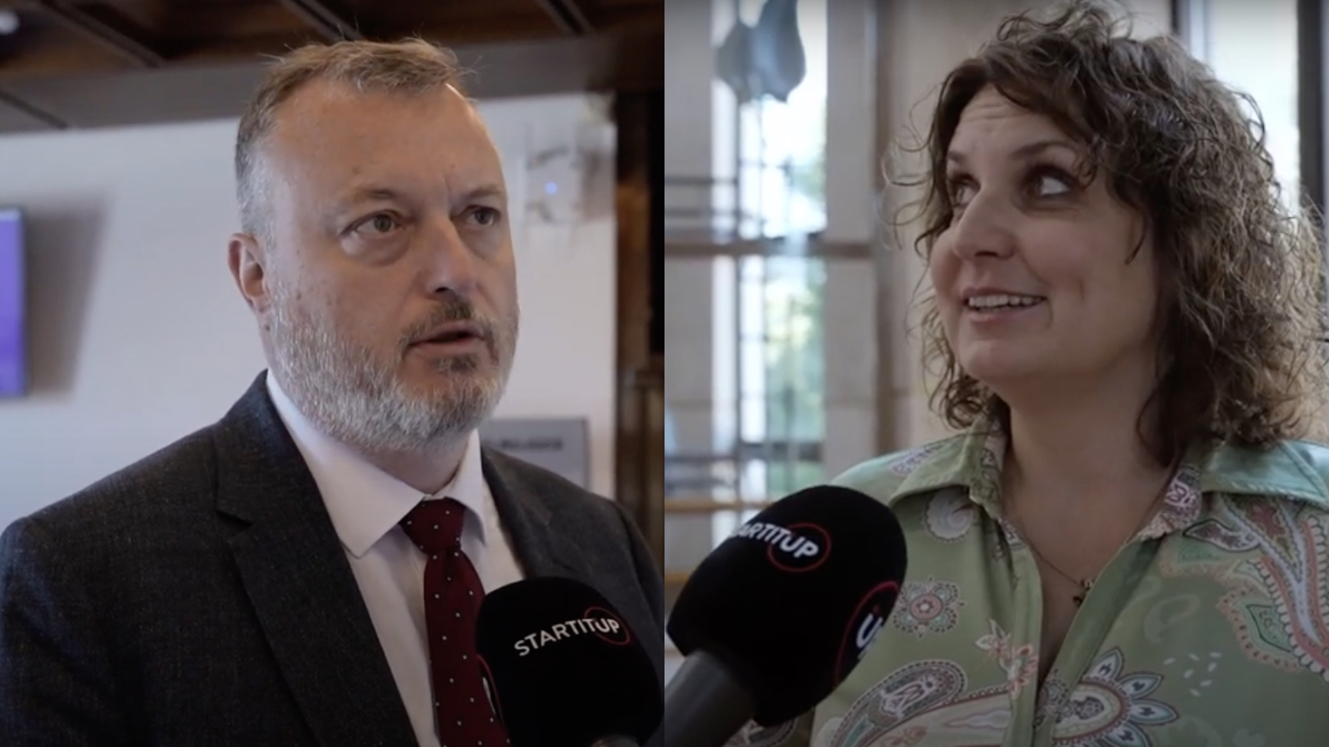 Minister práce Milan Krajniak na rozhovore pre Startitup sa pozerá s vážnym výrazom v NRSR. Nezaradená poslankyňa Katarína Hatráková s úsmevom odpovedá na otázku Startitup.