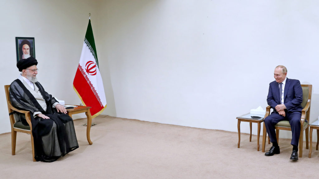 putin sediaci s iránskym lídrom