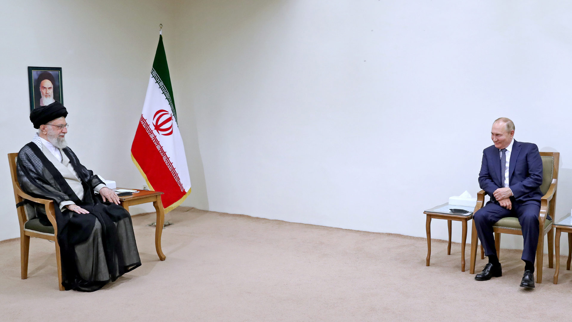 putin sediaci s iránskym lídrom
