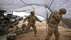 Američania chystajú tvrdý scenár proti Iránu. Pentagón ráta s pozemnými operáciami, ktoré môžu trvať celé týždne