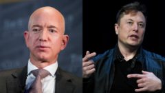 Na snímke Elon Musk a Jeff Bezos.
