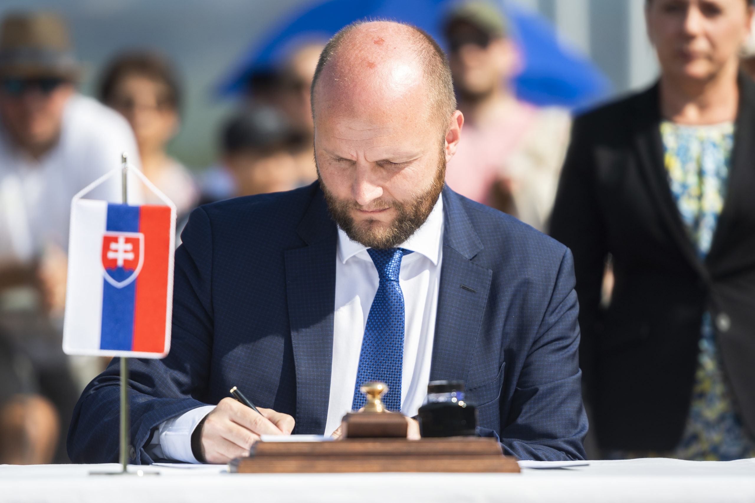 Na snímke minister obrany SR Jaroslav Naď počas tlačovej konferencie po podpise Dohody o ochrane vzdušného priestoru