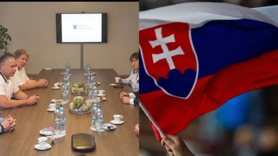 vpravo vlajka slovenskej republiky, vľavo zamestnanci ministerstva vnútra slovenskej republiky