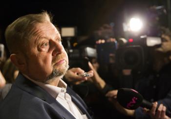 t_20191603_volby19_harabin_04601436 kandidát na prezidenta SR Štefan Harabin v rozhovore s novinármi po príchode do svojej volebnej centrály po 1. kole prezidentských volieb v Bratislave 16. marca 2019.