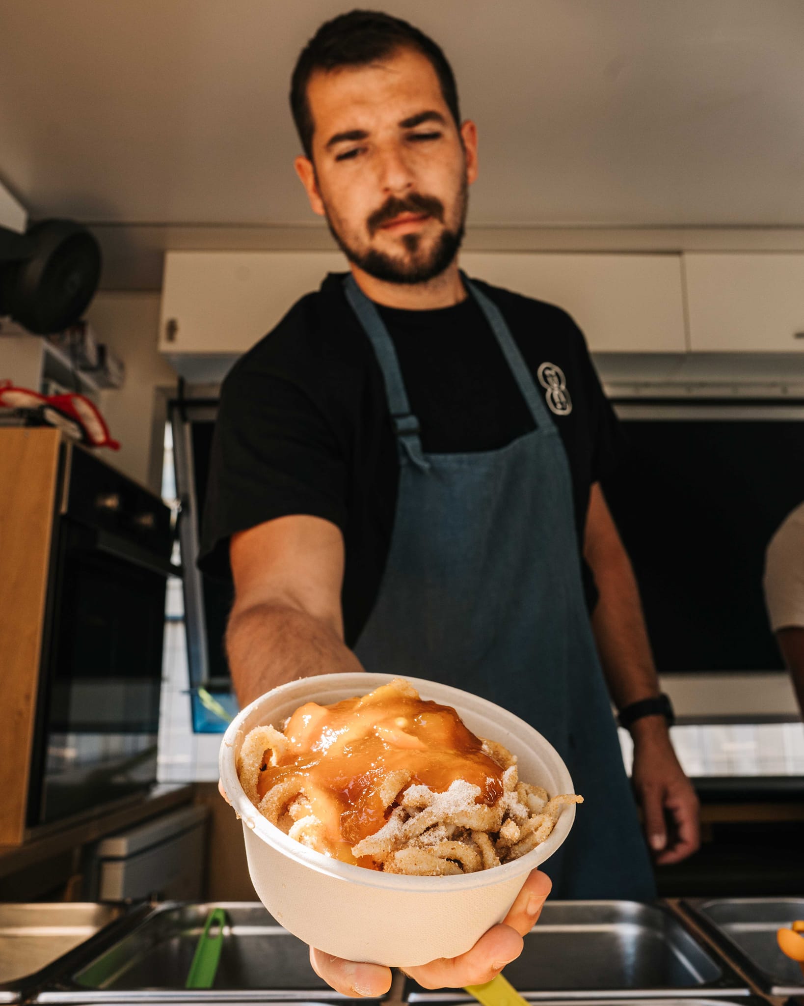 Na snímke kuchár z RỸDZE Trhance jak párance.